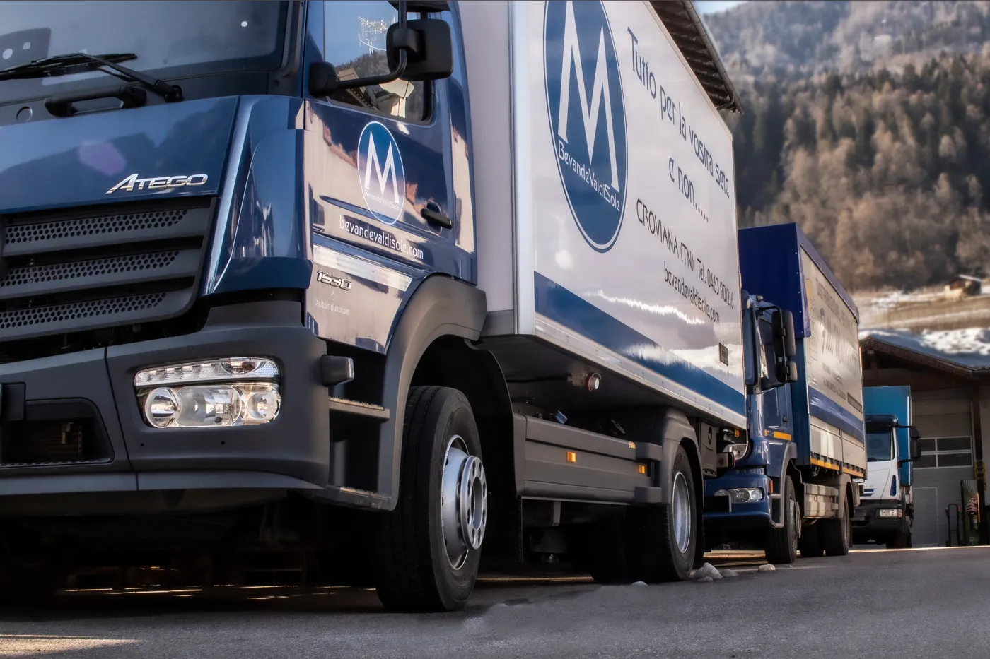 Camion della distribuzione Malanotti in Val di Sole